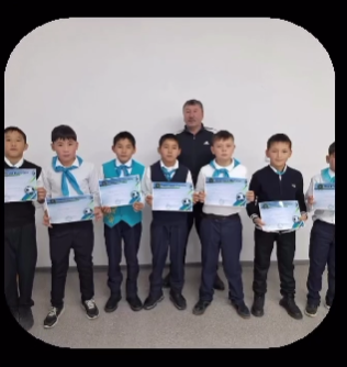 Жасөспірімдер арасында өткен футбол жарысы